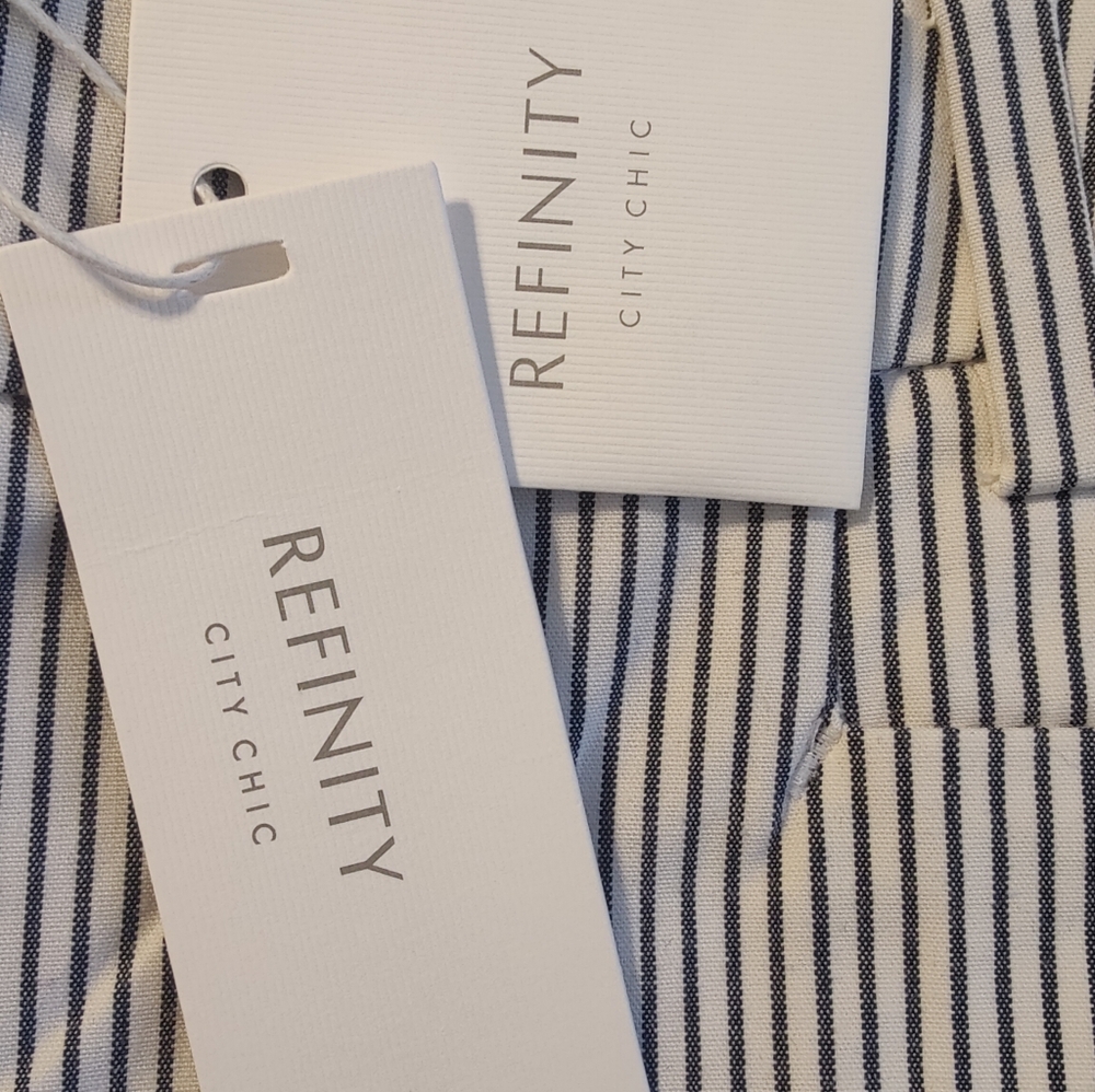 Refinity Navy Stripe Crops